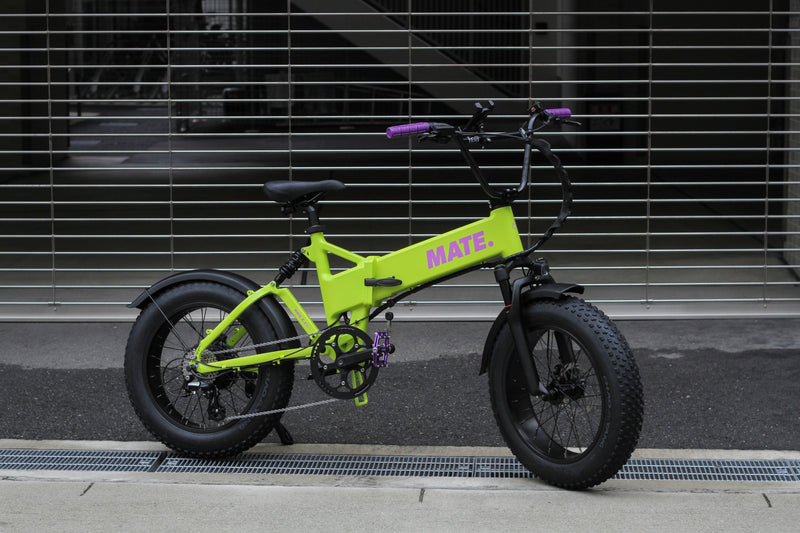 MATE BIKEのカスタムはBROTURESで。