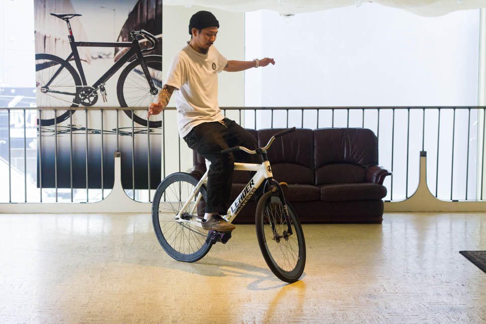 Pist Bike Trick Standing BROTURES ONLINE STORE