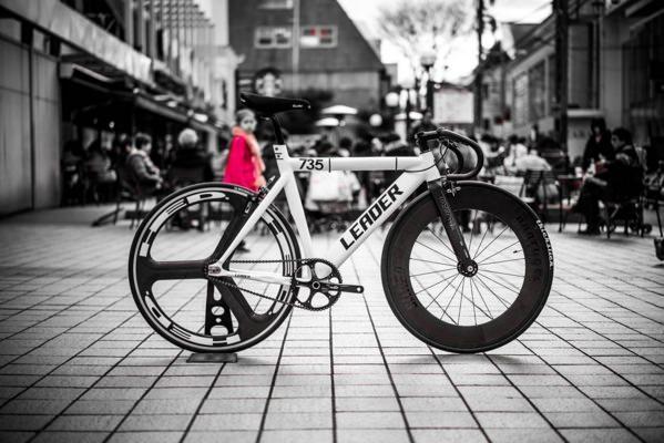 HED WHEELSセールのお知らせと、735TR WHITE即日納車出来ました。