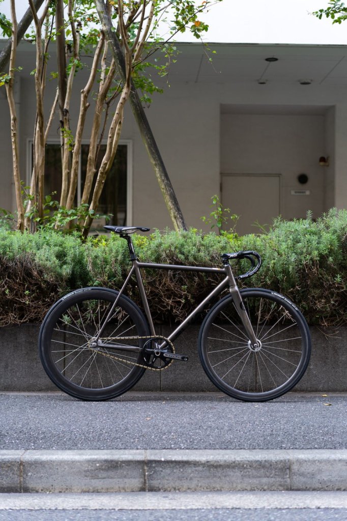 レーシーに仕上げるKAGERO | ブローチャーズ - BROTURES ONLINE STORE