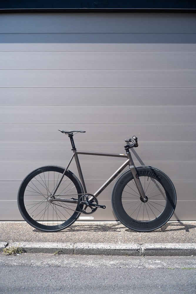 フランクに付き合いたいんだ！！ | ブローチャーズ - BROTURES ONLINE