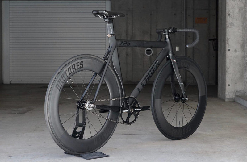 725TRの豪華な足回りのカスタム車が入荷!