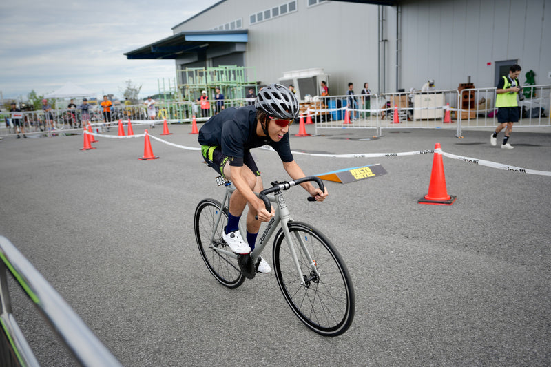 工場の中をピストバイクで駆け抜ける!sfiDARE CRITvol.17