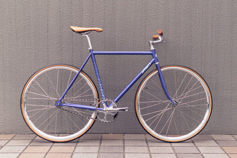 ピストバイクはインテリアだ。