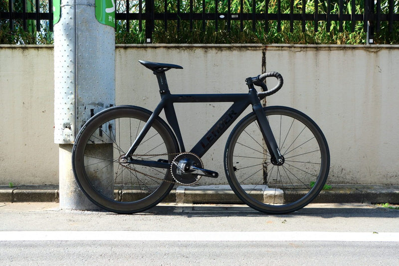 久しぶりの登場「F」