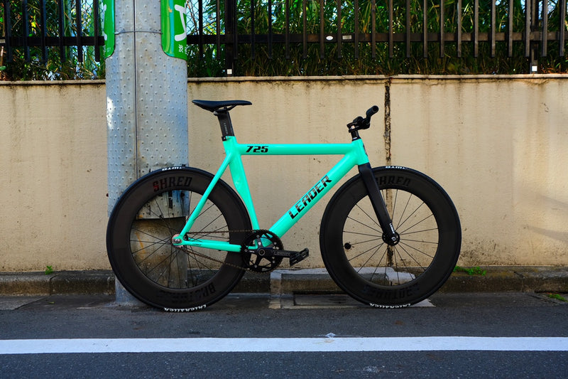もうすぐ春!ナイスカラーのピストバイクで乗り出そう!