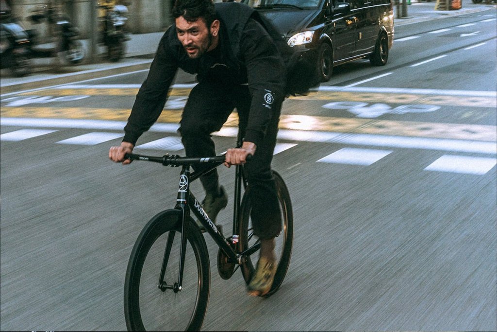 専門店がオススメ！クロスバイクでもロードバイクでもない、ピスト