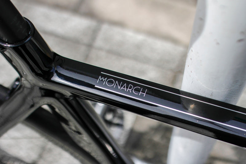 レースの相方にMONARCH