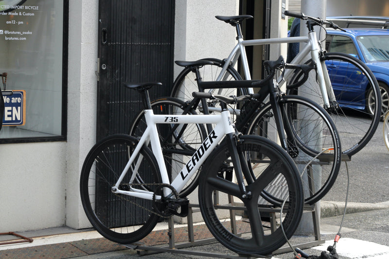 大阪店だけ!こんなにも試乗車が用意されています。