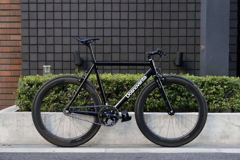 オールブラックにシルバーを添えて