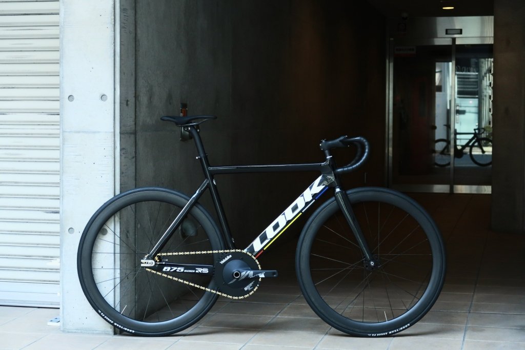 カーボントラック ピストバイク ピストバイクだからできる「ストリートとクラシックの融合