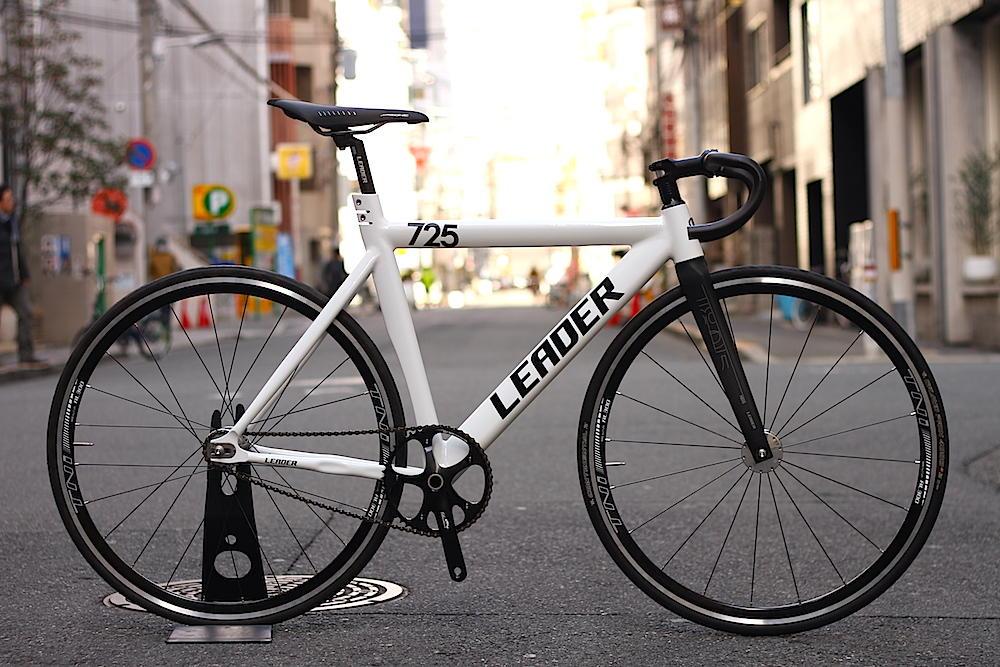 LEADER BIKES 725TR WHITE CUSTOM BIKES !!! | ブローチャーズ - BROTURES ONLINE STORE  - ピストバイク通販