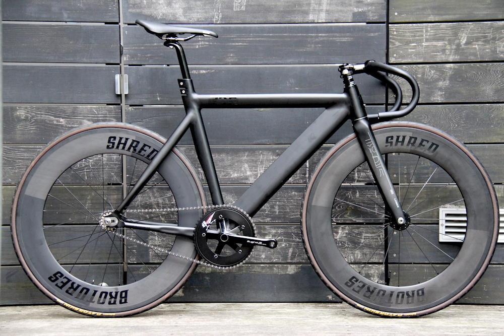 LEADER 735TR カスタム車 LEADER 735TR カスタム車 LEADER® 735TR モノトーンカスタム | ブロー