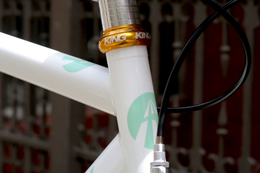 ゴールド ピストフレーム 鳥取県の老舗ビルダーが製作する極上フレーム『PRESTO』 | ブロー