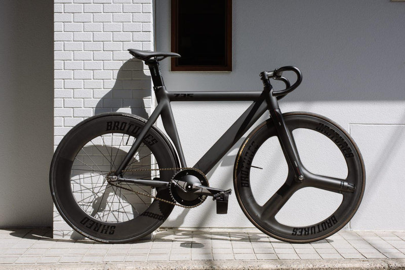 憧れのカスタムバイクも4月中ならお得に乗り出せます。