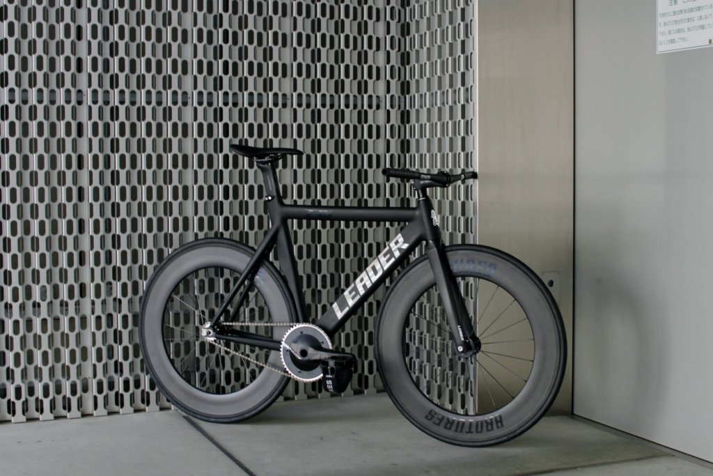 トムソン　ライザーバー　カーボン美品　フラットバー　MTB ピストバイク　ロード トムソン ライザーバー カーボン美品 フラットバー MTB ピストバイク