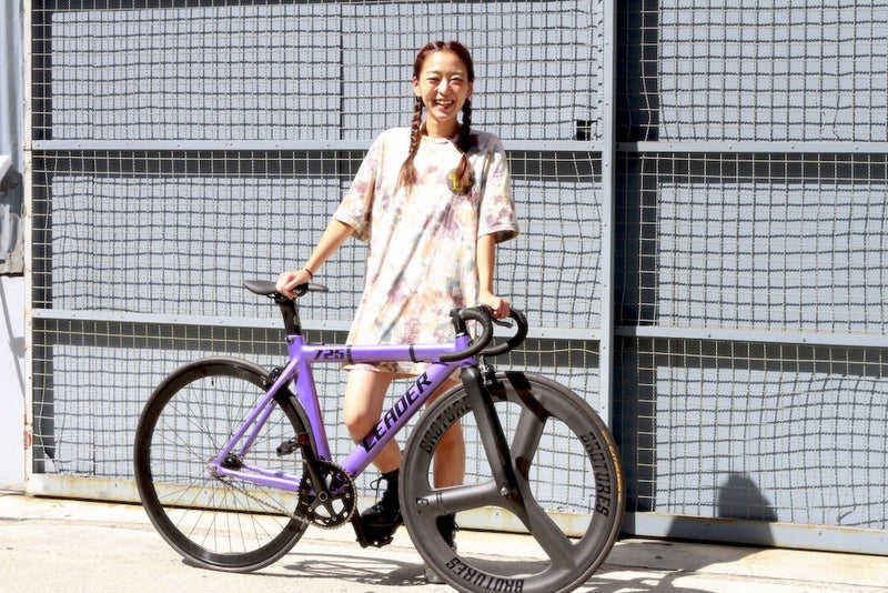 一本発見!metallic purple 725TR!