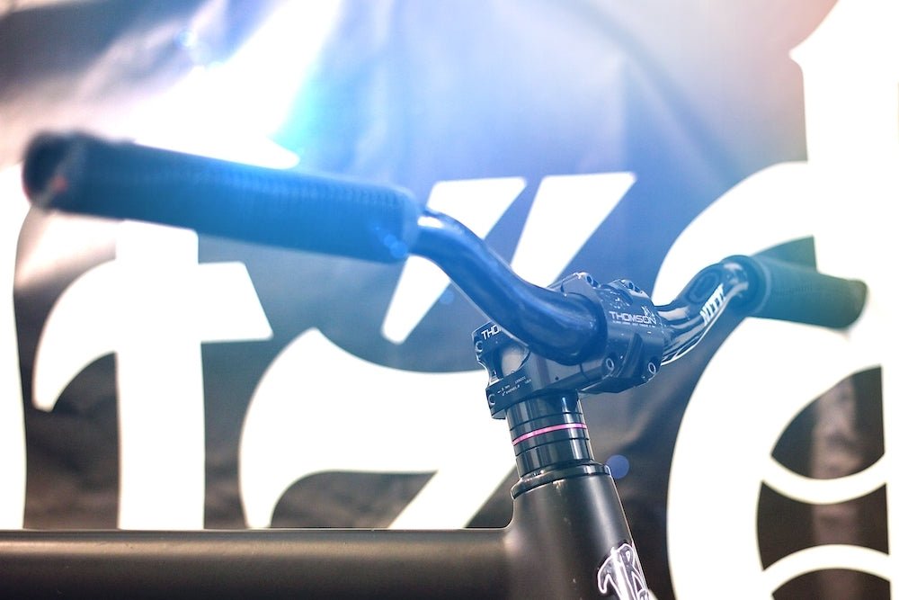 BROTURES ライザーバー&シリコンハンドルグリップ BROTURES ライザーバー&シリコンハンドルグリップ BROTURES