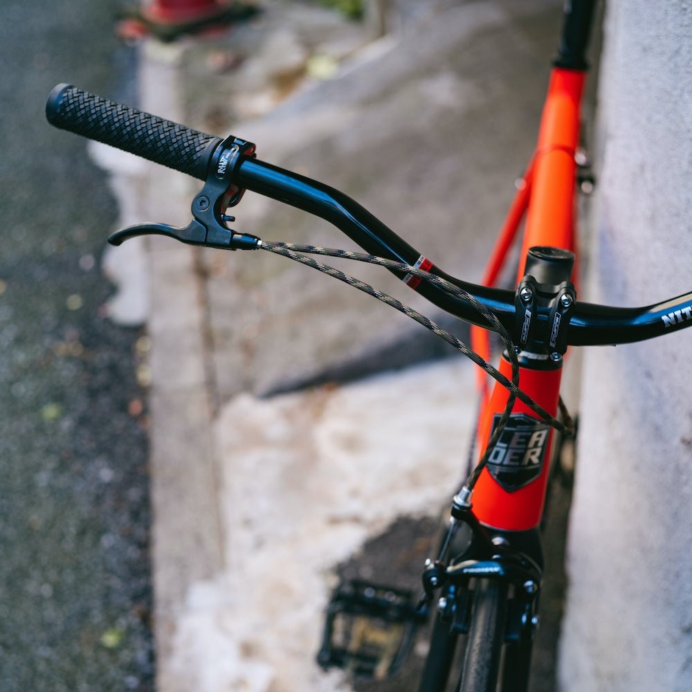 アーミーなカスタム、好きでしょ？ | ブローチャーズ - BROTURES