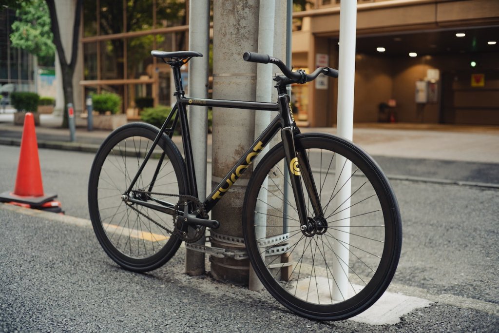 おつとめカゲロウ | ブローチャーズ - BROTURES ONLINE STORE - ピスト