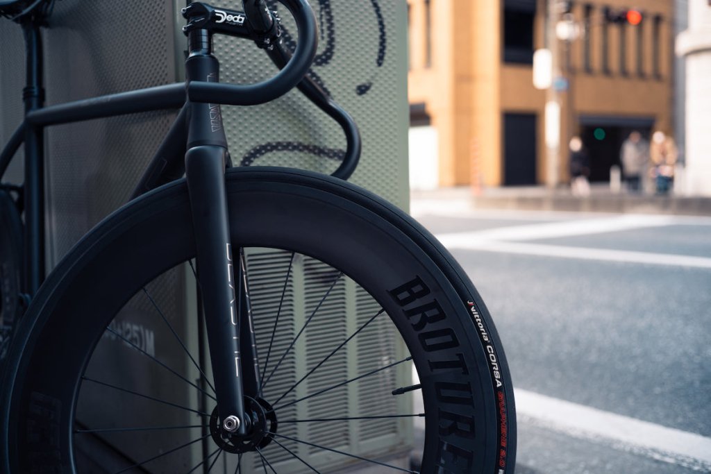 ピストのカルチャーから楽しむ1台 | ブローチャーズ - BROTURES