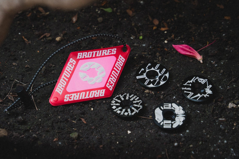 BROTURES x PEDALTOのオンライン限定グッズが販売決定!