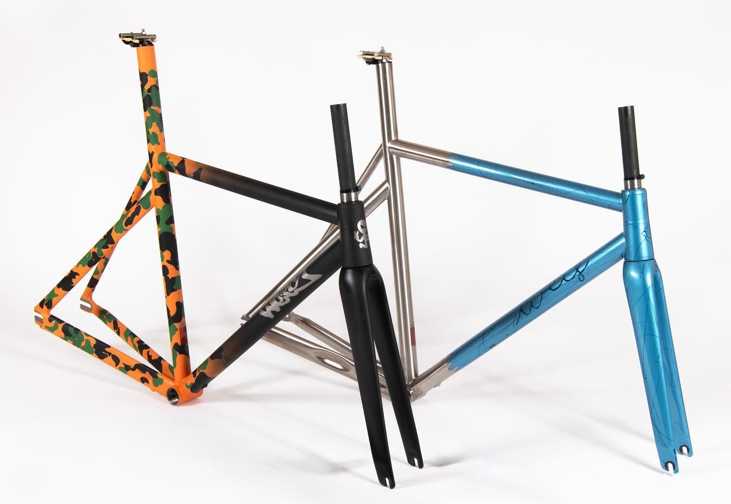 デザインはここまで振り切れる！WeisMFGチタンフレーム2台を紹介