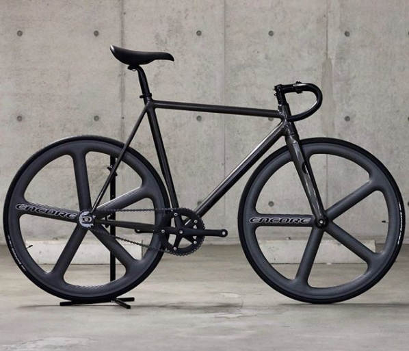 aerospoke ピスト カーボン ホイール いよいよカーボンホイールが5万円で手に入る時代がBROTURESに