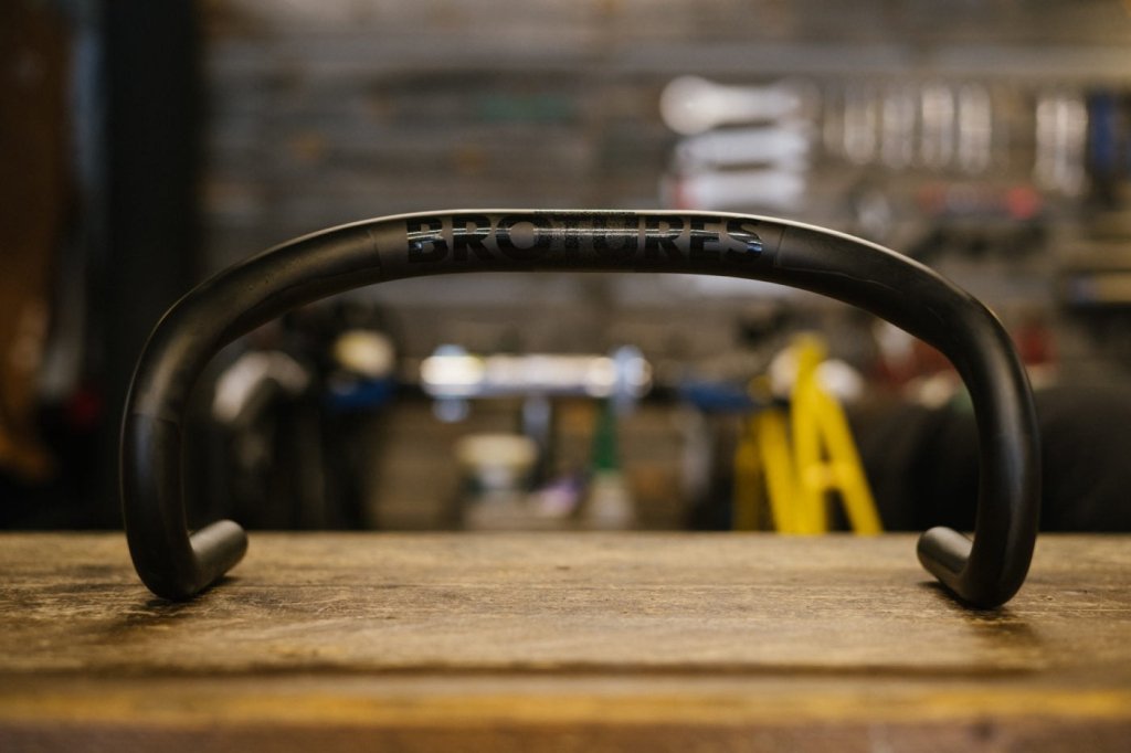 トラックカーボンハンドル Amazon.co.jp: Joxvizx カーボントラックバイクハンドルバー31.8mm