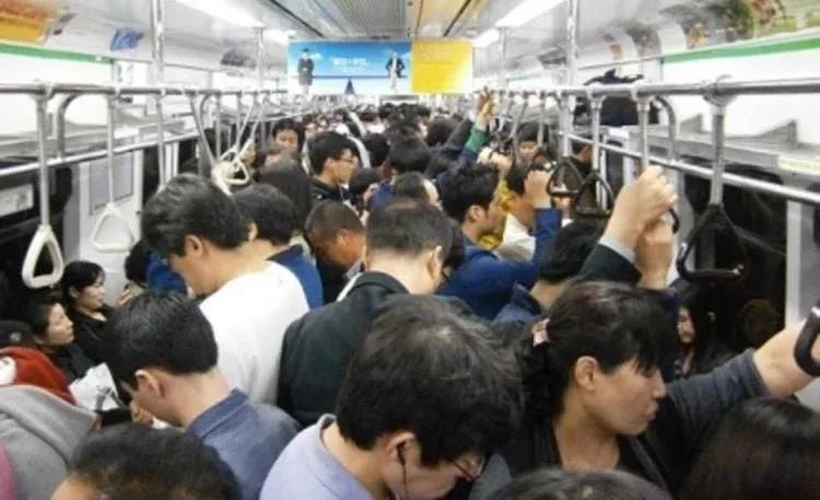 まだ、満員電車に乗ってるの？