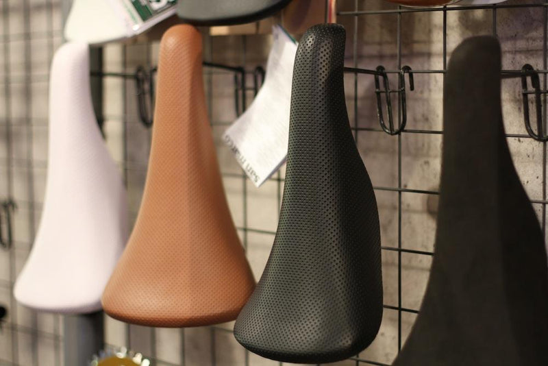 LEADER BIKE COSMIC SADDLE再入荷！