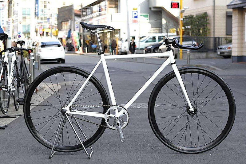 EIGHTHINCH SCRAMBLER WHITE × BULL HORN