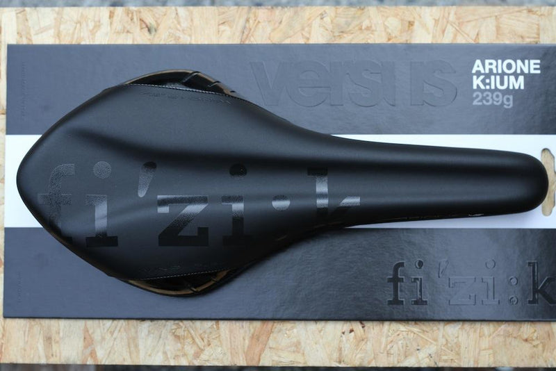 fi'zi:k ARIONE VERSUS