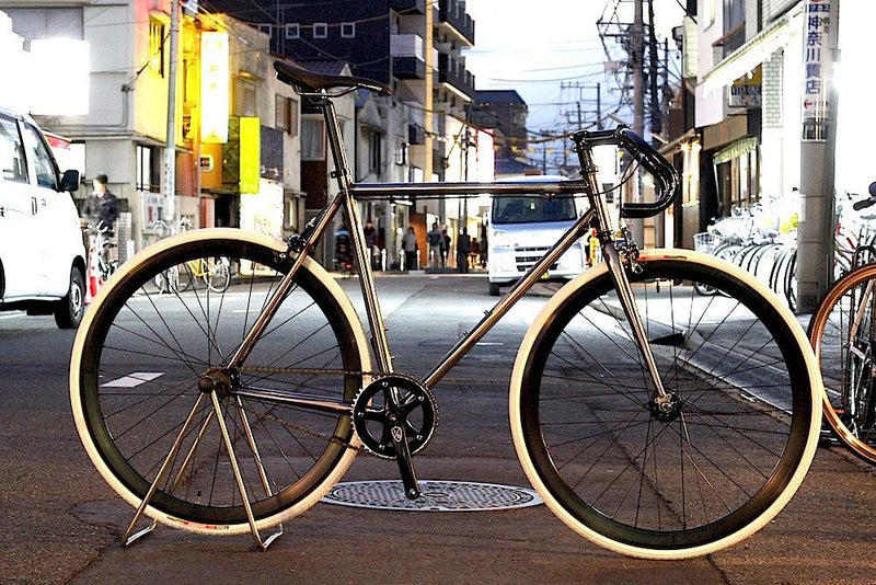 EIGHTHINCH SCRAMBLER RAW w/WHT TIRE