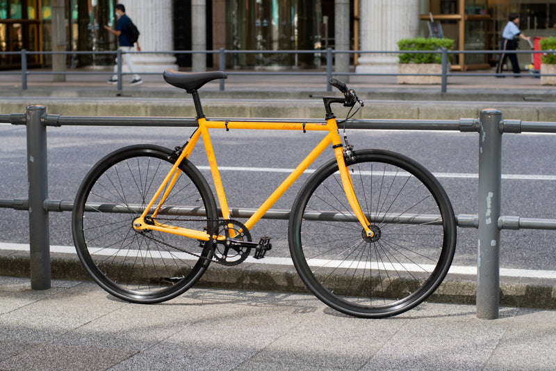 ピストバイクは”ブレーキが付きます”。”公道も走れます”。