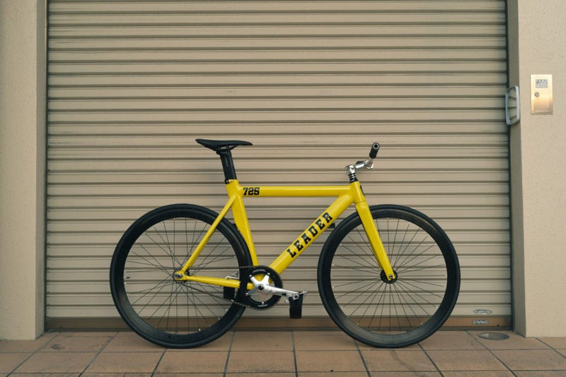 スポットカラーがアツい。