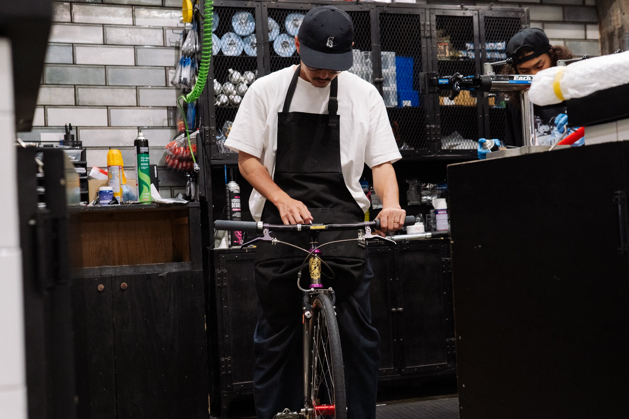 人気 自転車 メンテナンス エプロン