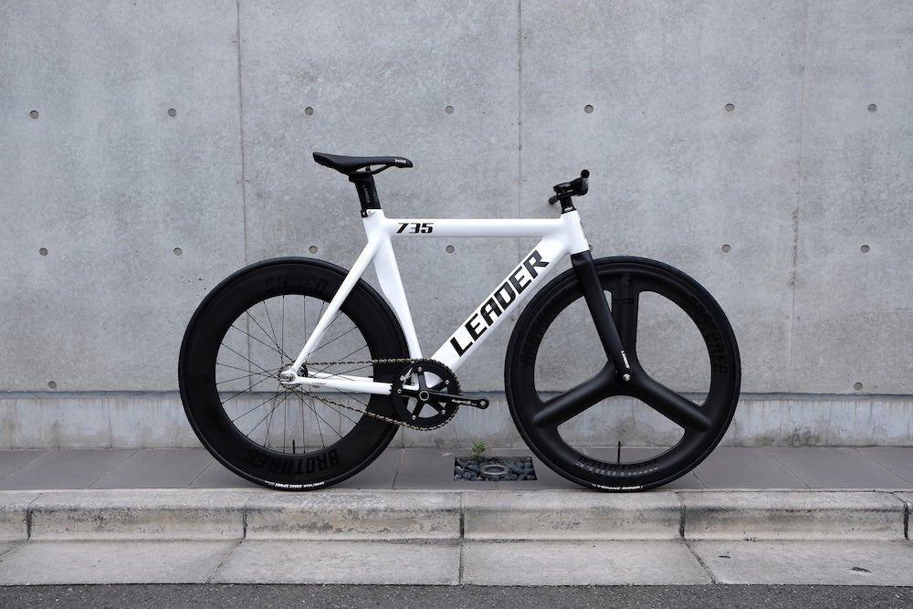 見た目も、走りも拘るあなたへ | ブローチャーズ - BROTURES ONLINE