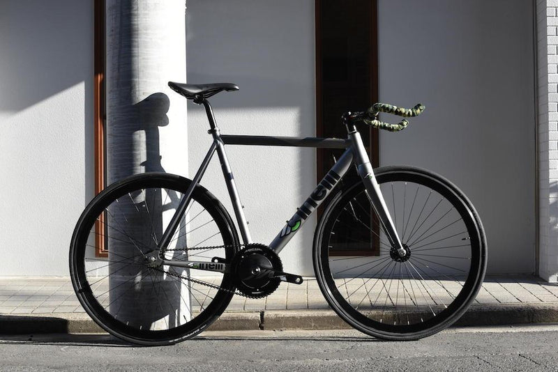 遂にCINELLI MASH BOLTが中古カスタムバイクにて登場…!!