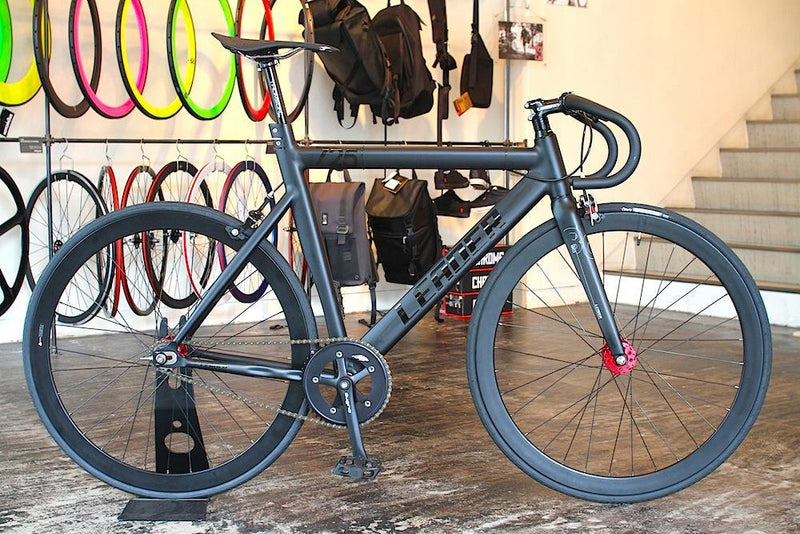 完成車に満足していませんか？カスタムの素晴らしさご提案！！