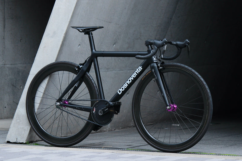 いろんなフレームを経て、フルカーボンという新境地を楽しむ。