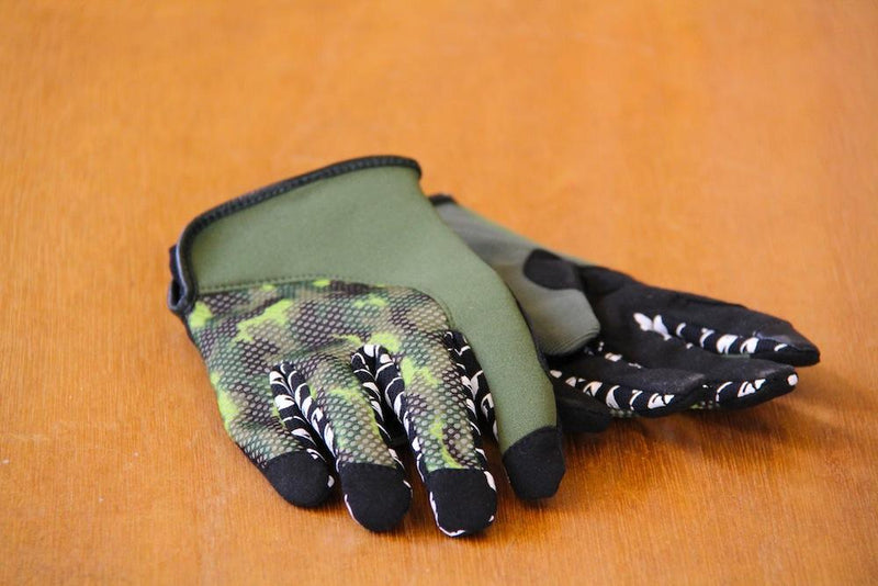 ST-Line gloves 再入荷！