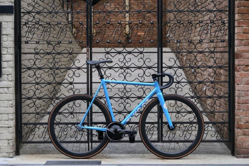 フレームを魅せるパーツ選び。