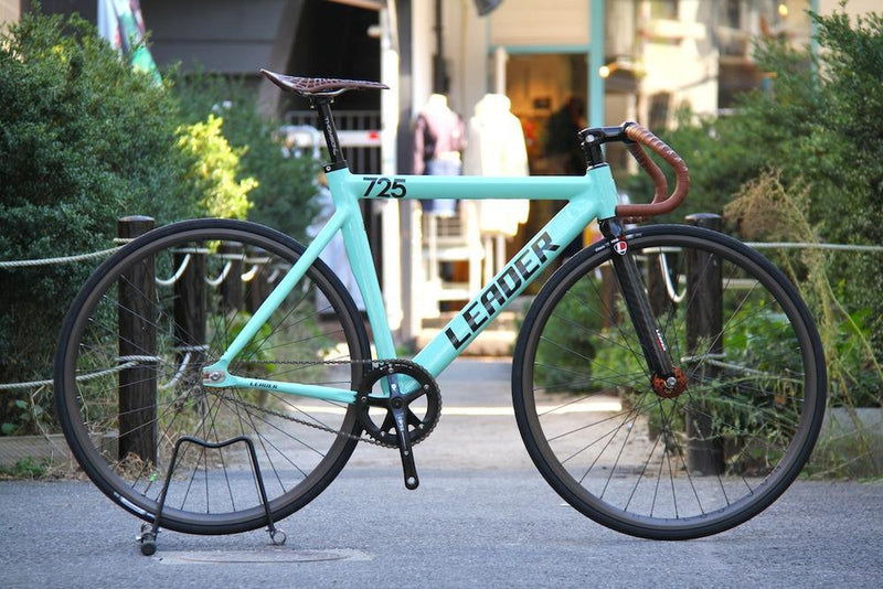 LEADER BIKE 725TR GREEN × VICTOIRE CYCLE HUB CUSTOM