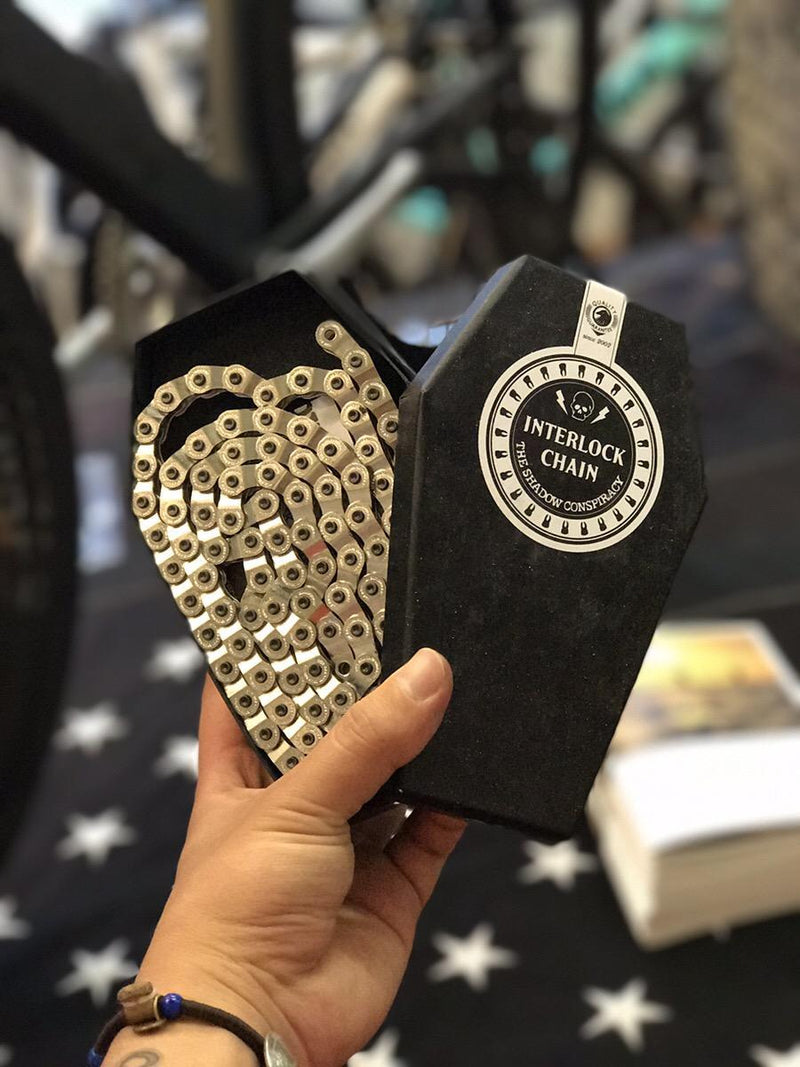 ワイルドスピード顔負けのタフガイが登場。