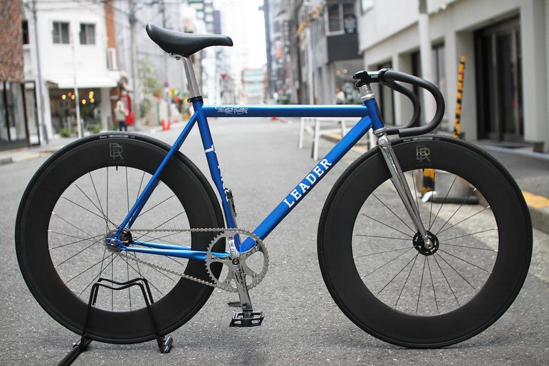 722TS HERITAGE BLUE × SHRED CARBON WHEEL