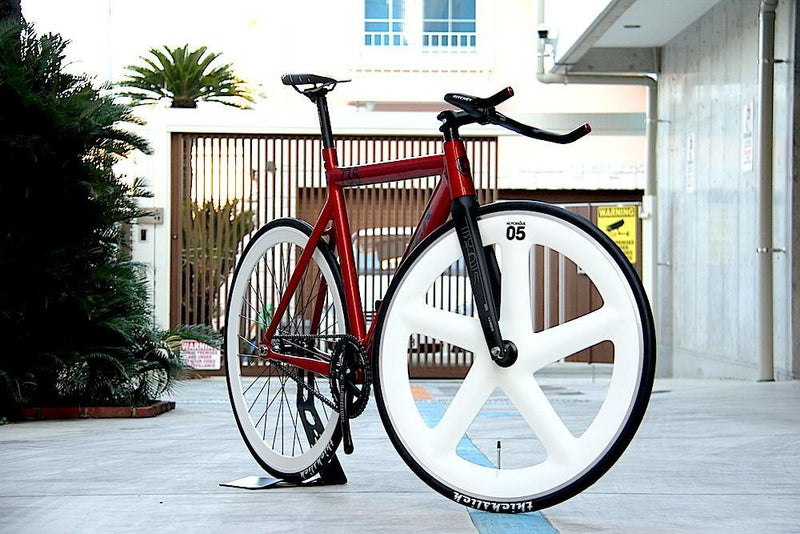 綺麗な薔薇には棘がある