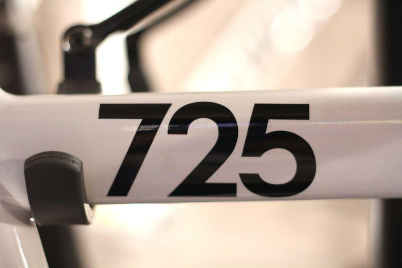 The attention to 725TR VOL.6