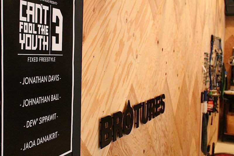 CAN'T FOOL THE YOUTH 