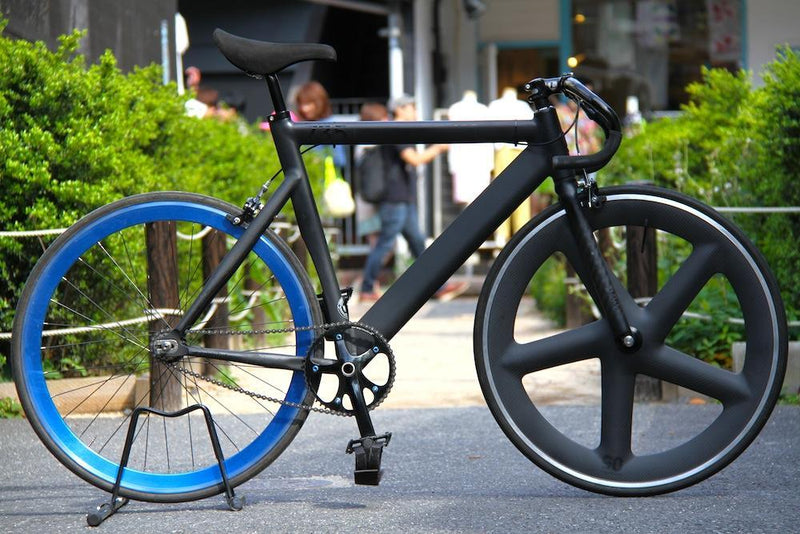 LEADER BIKE 735TR × NOTORIUS 05 CARBON WHEEL